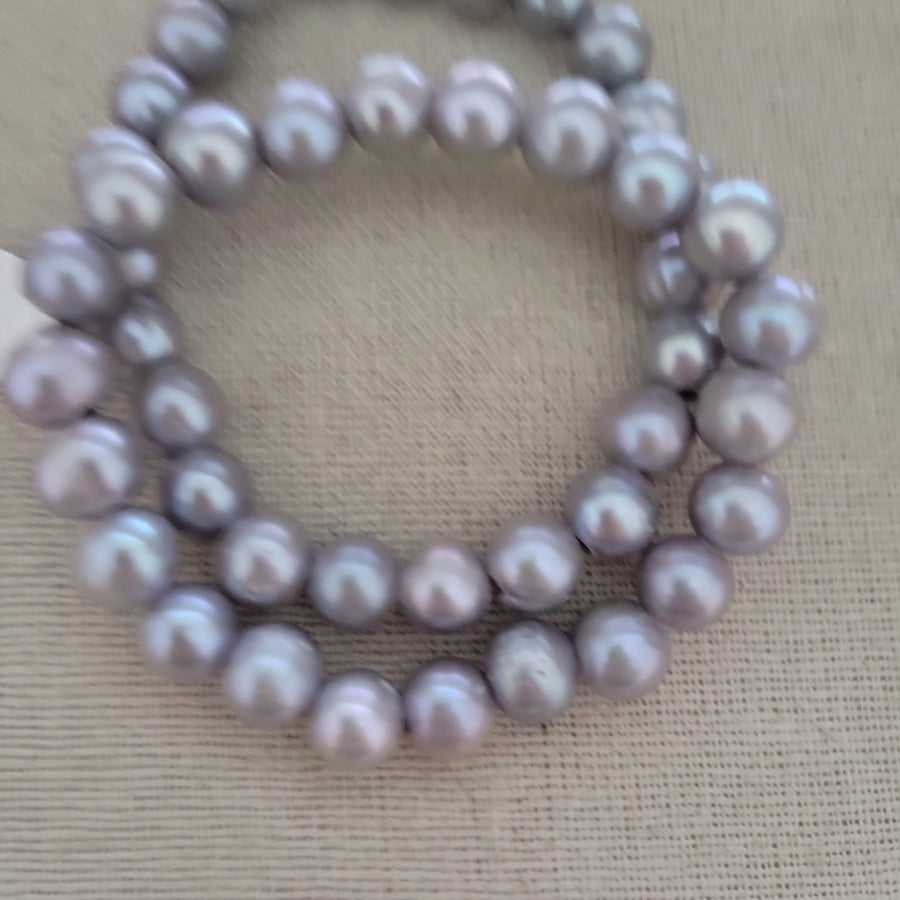 Grey pearl bracelet